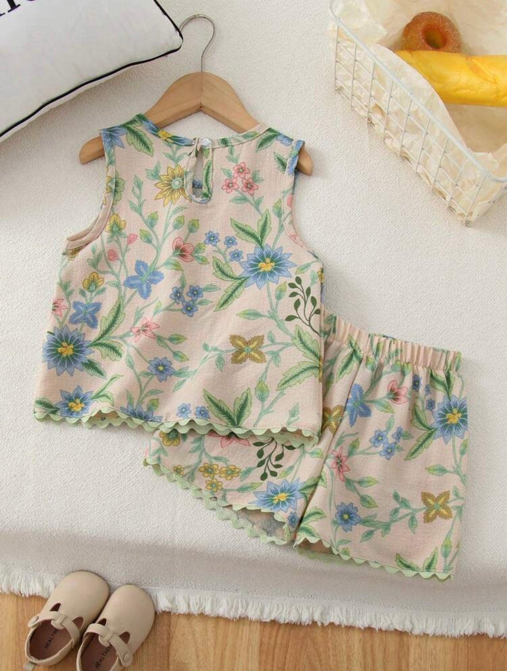 Girls’ Outfit