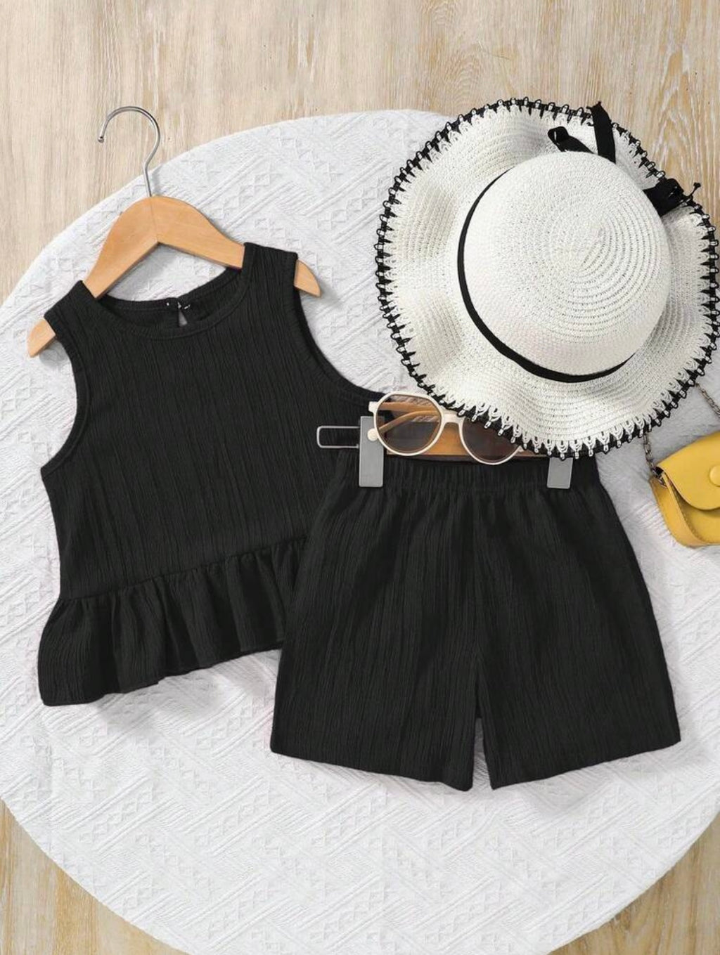 Girls’ Outfit